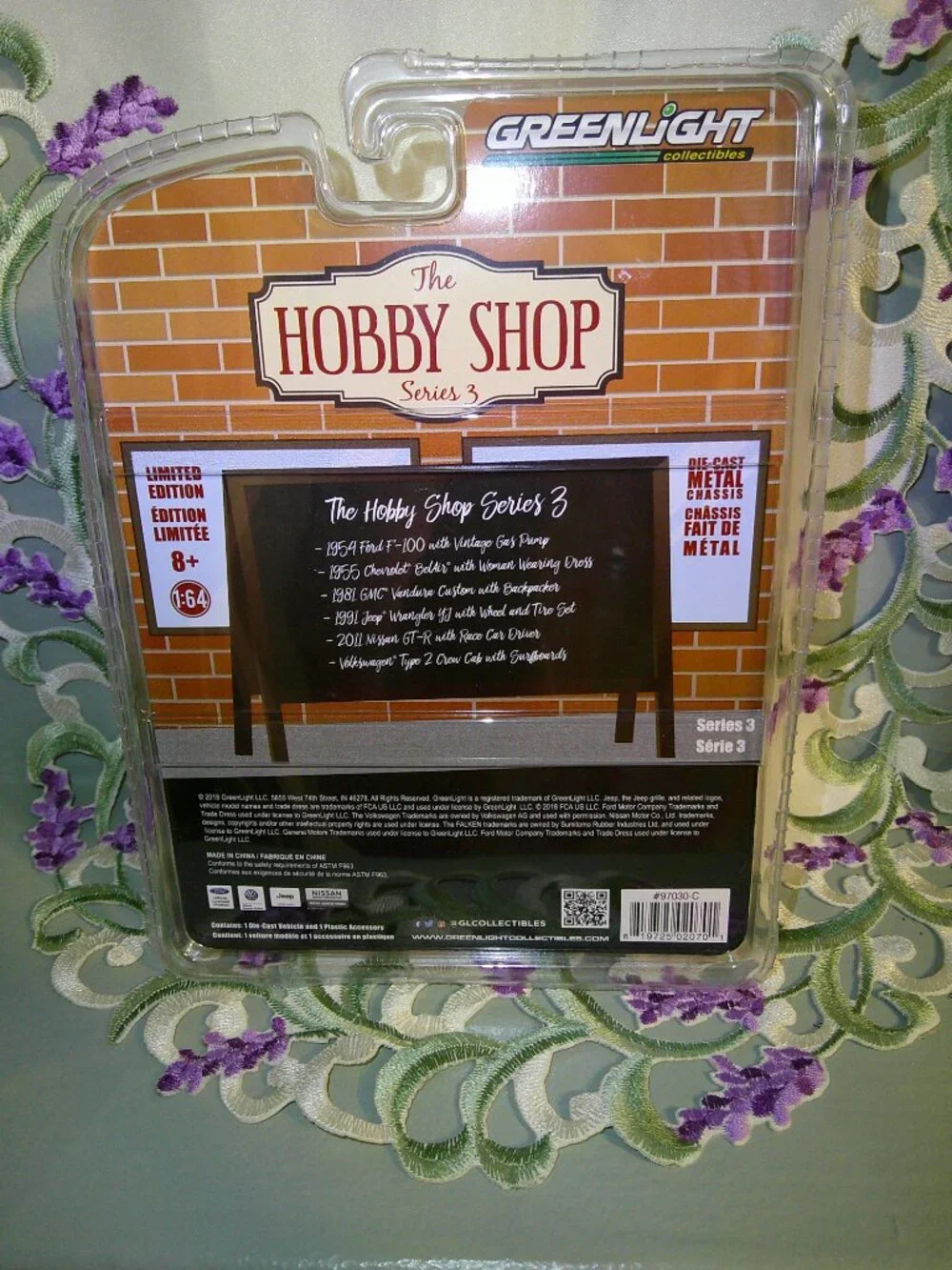 1:64 Greenlight Hobby Shop Series 3 ~ 1981 GMC Vandura Custom w Backpacker NIP